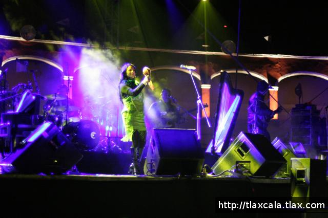 Lila Downs en la Plaza de Toros de Tlaxcala (26/11/2010) - Foto