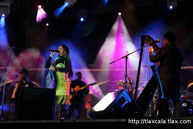 Lila Downs en la Plaza de Toros de Tlaxcala (26/11/2010) - Foto