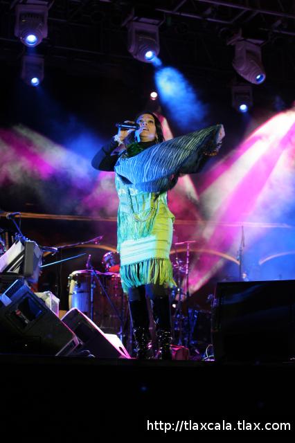 Lila Downs en la Plaza de Toros de Tlaxcala (26/11/2010) - Foto