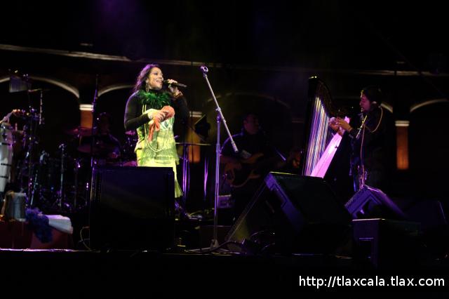 Lila Downs en la Plaza de Toros de Tlaxcala (26/11/2010) - Foto