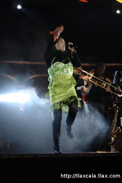 Lila Downs en la Plaza de Toros de Tlaxcala (26/11/2010) - Foto