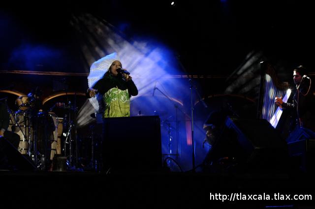Lila Downs en la Plaza de Toros de Tlaxcala (26/11/2010) - Foto