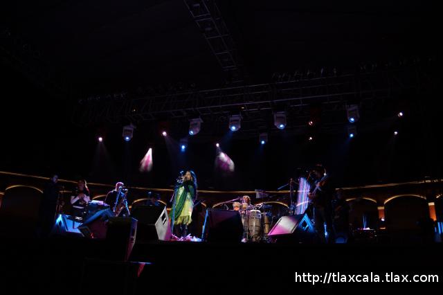 Lila Downs en la Plaza de Toros de Tlaxcala (26/11/2010) - Foto