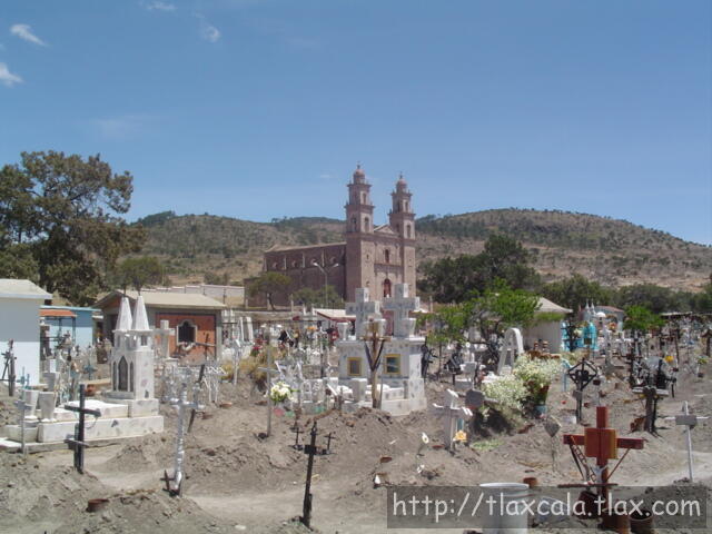 Capilla de Lourdes vista desde el panteon