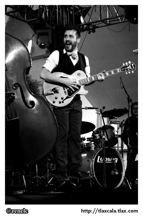 Pat de Fu en el patio del itc (25 de mayo de 2012) - Foto