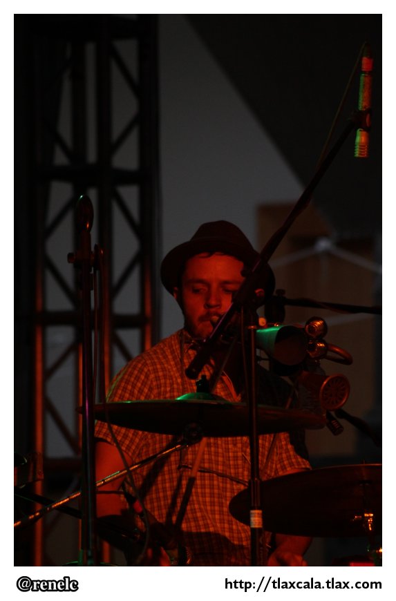 Pat de Fu en el patio del itc (25 de mayo de 2012) - Foto