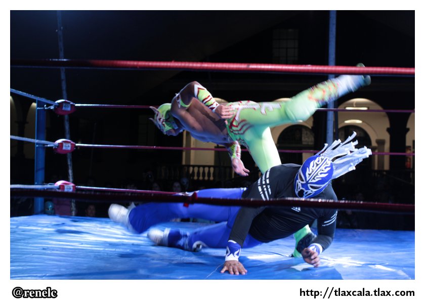 Luchas en el patio del ITC - Foto