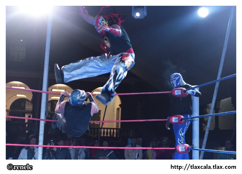 Luchas en el patio del ITC - Foto