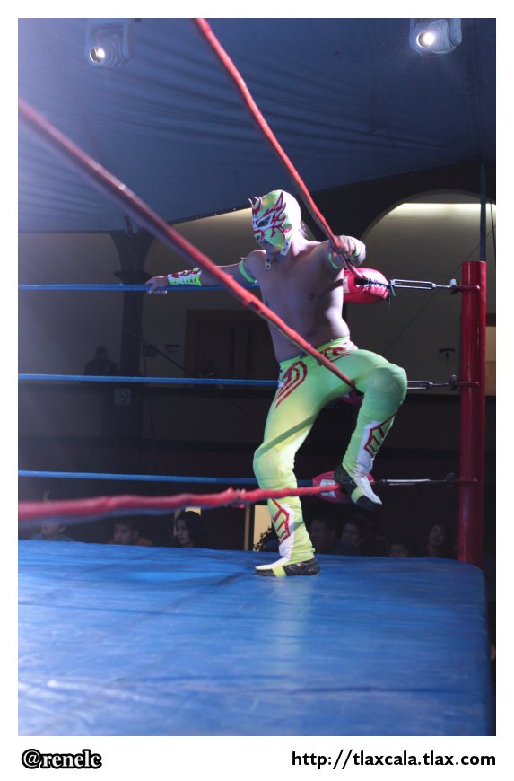 Luchas en el patio del ITC - Foto