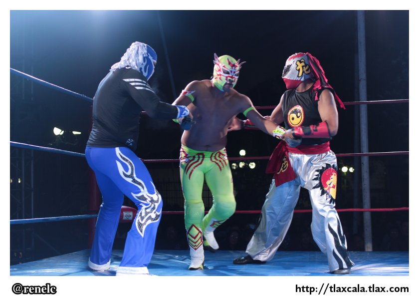 Luchas en el patio del ITC - Foto