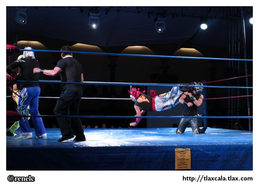 Luchas en el patio del ITC - Foto