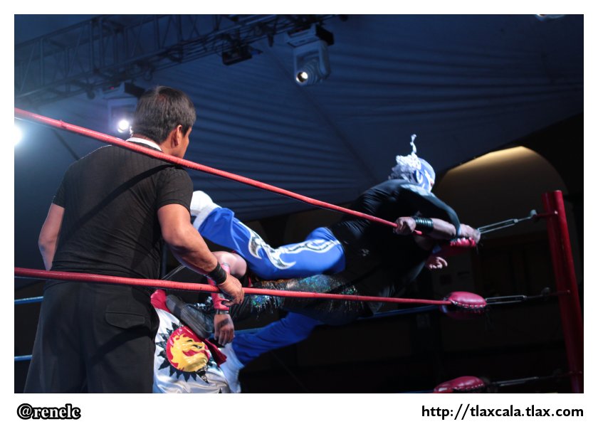 Luchas en el patio del ITC - Foto
