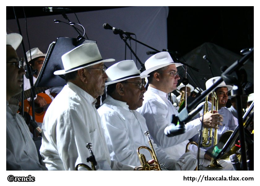 Orquesta Tpica de Yucalpetn, segundo festival de otoo, Apizaco 2012 - Foto