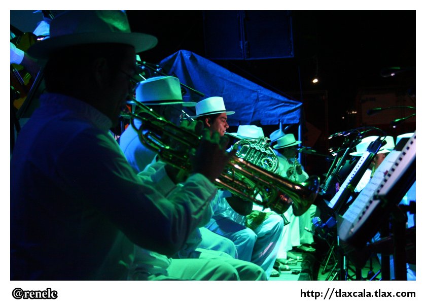 Orquesta Tpica de Yucalpetn, segundo festival de otoo, Apizaco 2012 - Foto