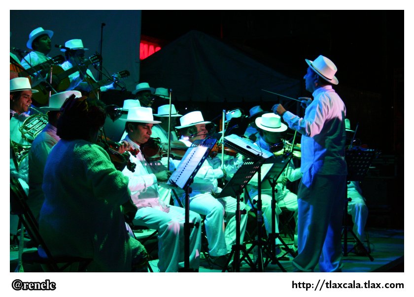 Orquesta Tpica de Yucalpetn, segundo festival de otoo, Apizaco 2012 - Foto