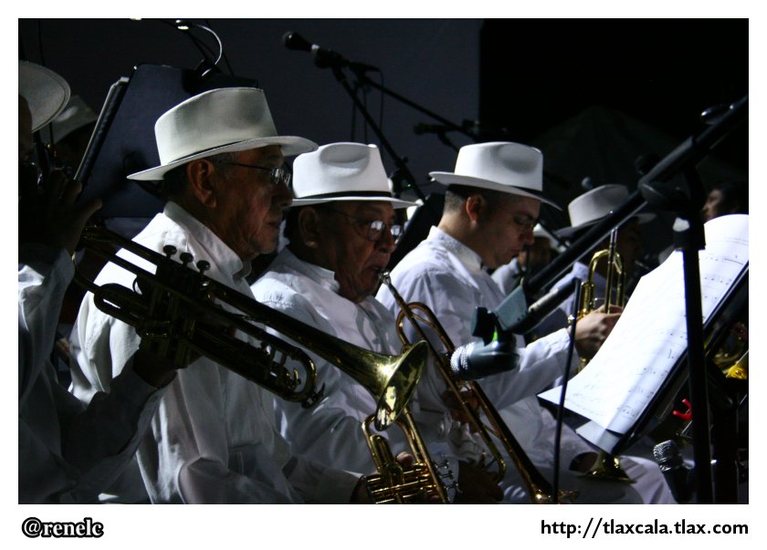 Orquesta Tpica de Yucalpetn, segundo festival de otoo, Apizaco 2012 - Foto
