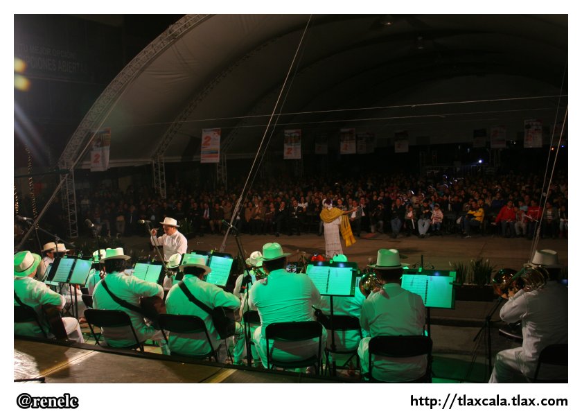 Orquesta Tpica de Yucalpetn, segundo festival de otoo, Apizaco 2012 - Foto