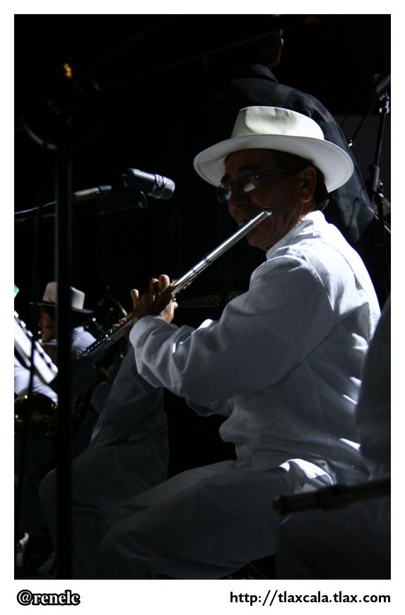 Orquesta Tpica de Yucalpetn, segundo festival de otoo, Apizaco 2012 - Foto