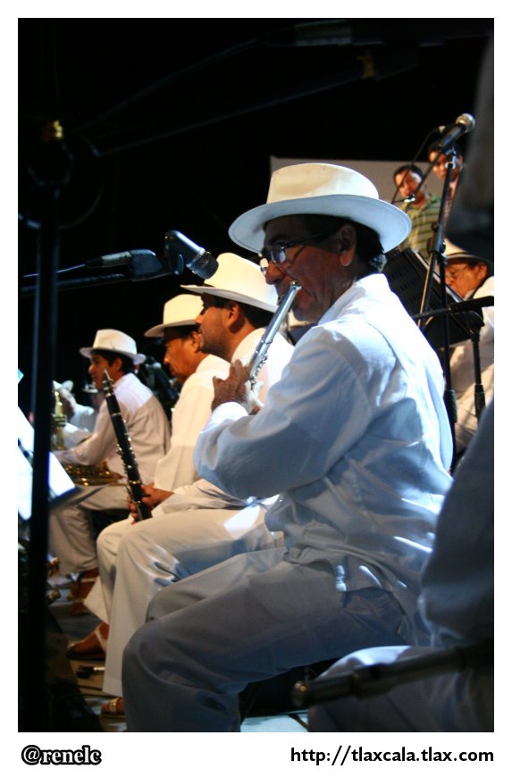 Orquesta Tpica de Yucalpetn, segundo festival de otoo, Apizaco 2012 - Foto