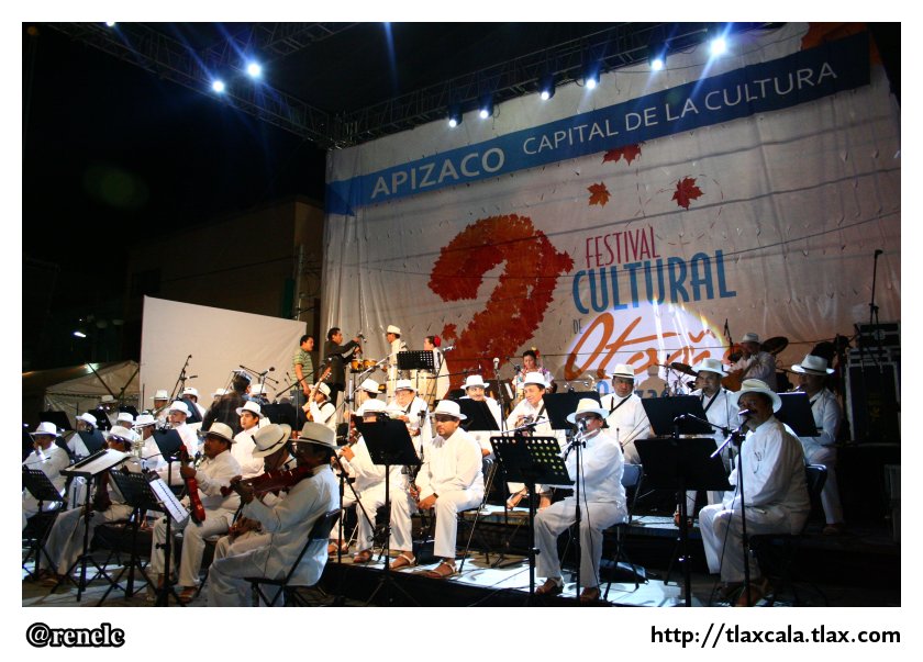 Orquesta Tpica de Yucalpetn, segundo festival de otoo, Apizaco 2012 - Foto