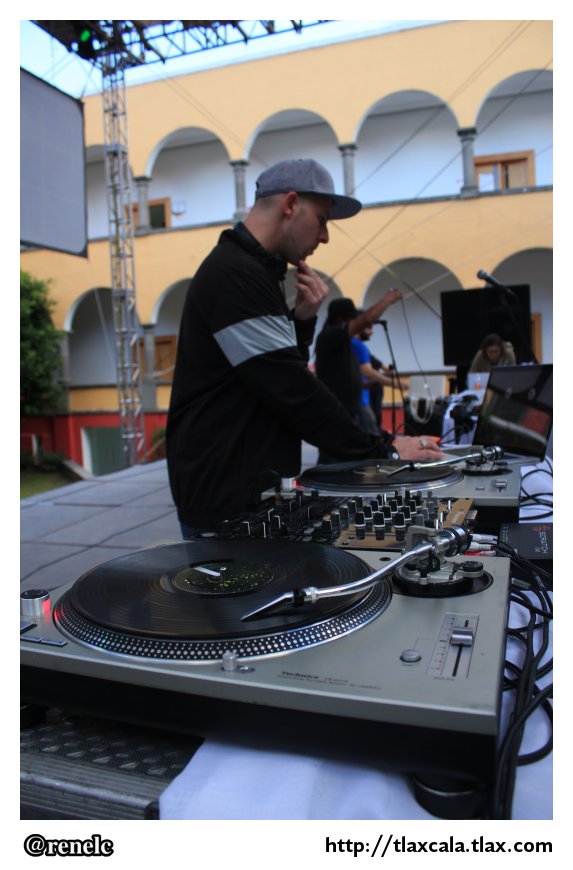 Soundframe Vienna Aaudiovisual Live Show en el patio de ITC, Festival Cervantino en Tlaxcala - Foto