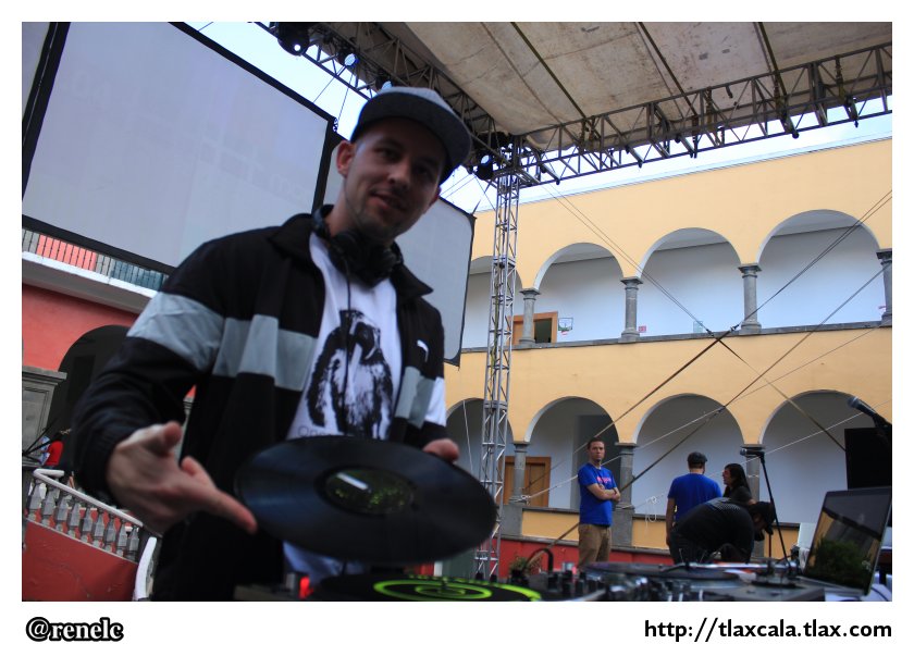 Soundframe Vienna Aaudiovisual Live Show en el patio de ITC, Festival Cervantino en Tlaxcala - Foto