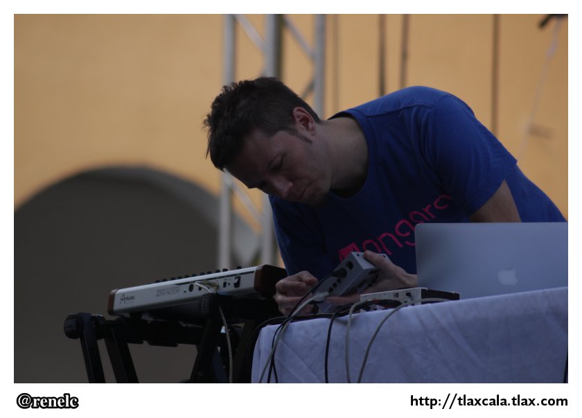 Soundframe Vienna Aaudiovisual Live Show en el patio de ITC, Festival Cervantino en Tlaxcala - Foto