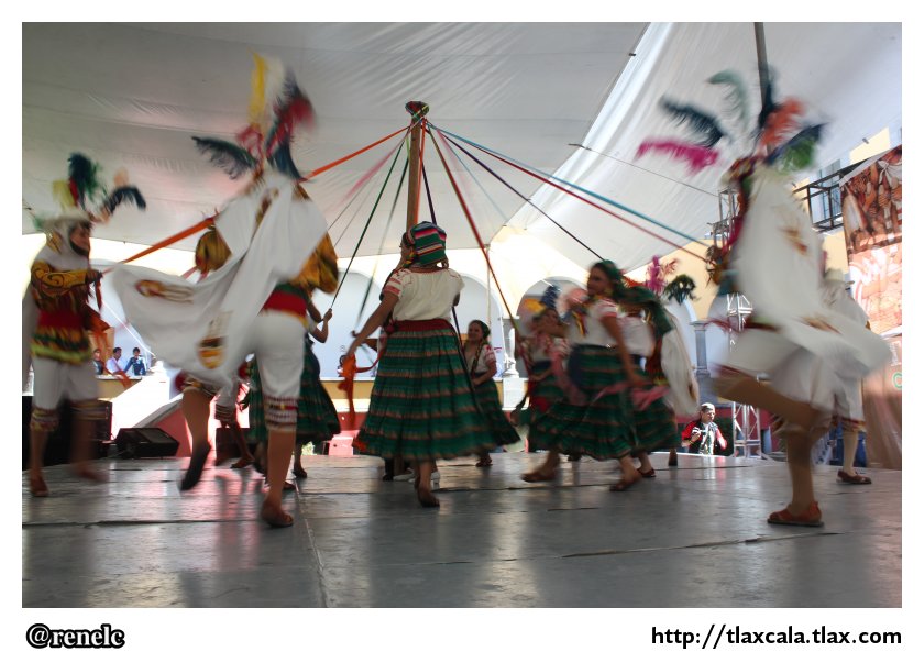 Tianquiztli cutural ocotelulco en el patio del ITC - Foto