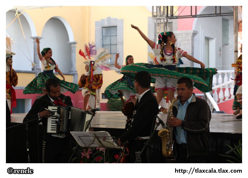 Tianquiztli cutural ocotelulco en el patio del ITC - Foto