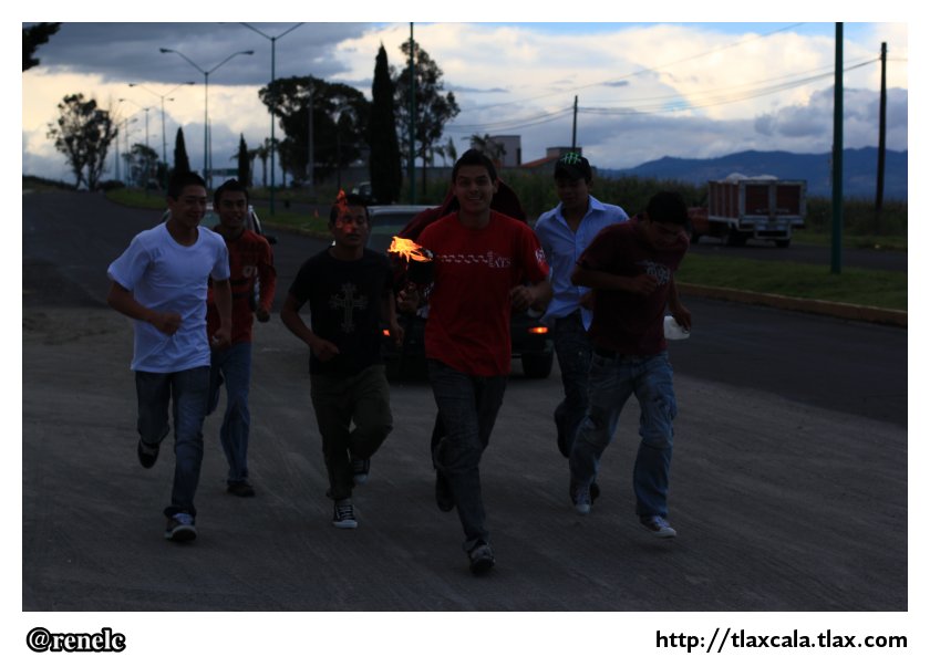 Entrega del fuego de independencia a comunidades en Huamantla - Foto