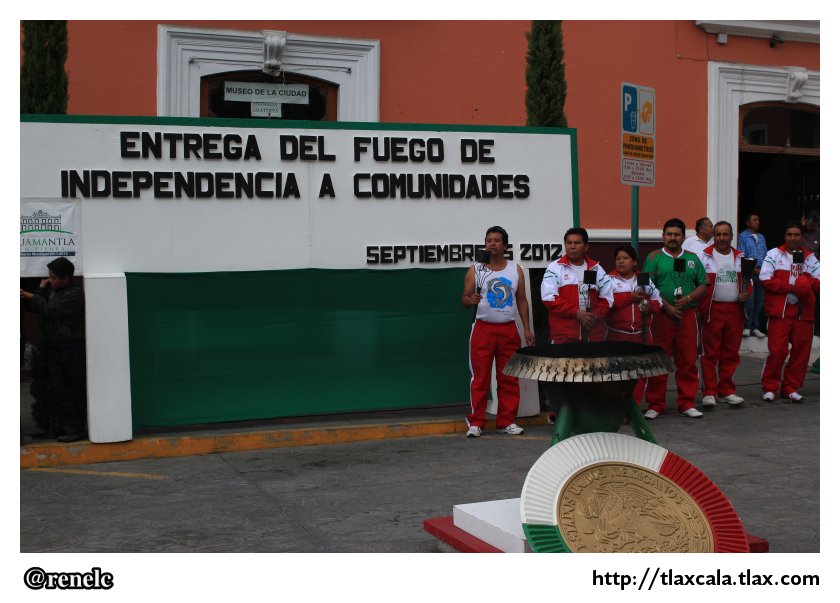 Entrega del fuego de independencia a comunidades en Huamantla - Foto