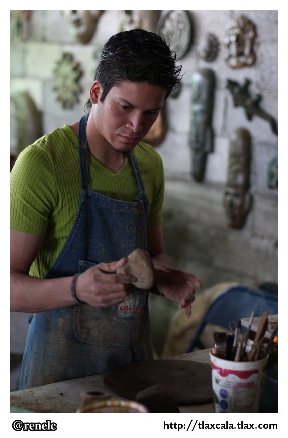 Artesanias de Barro Oxidado, Taller de Bernardo Jurez, La Trinidad Tenexyecac - Foto