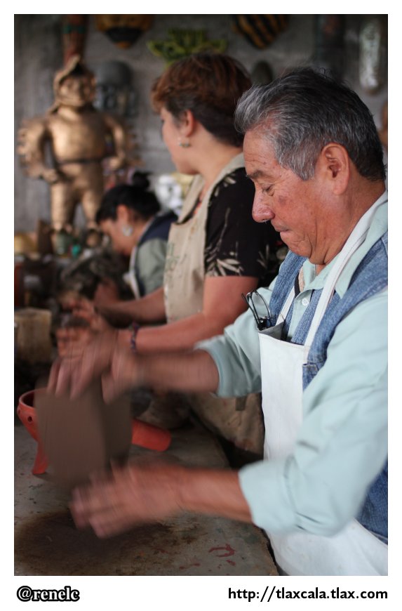 Artesanias de Barro Oxidado, Taller de Bernardo Jurez, La Trinidad Tenexyecac - Foto