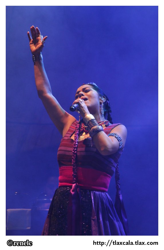 Lila Downs en el estadio Tlahuicole - Foto