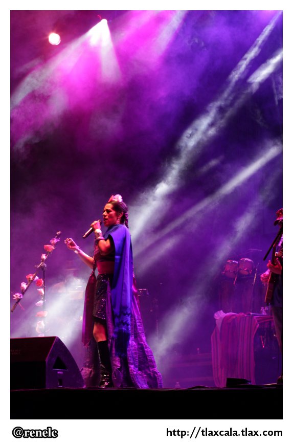 Lila Downs en el estadio Tlahuicole - Foto