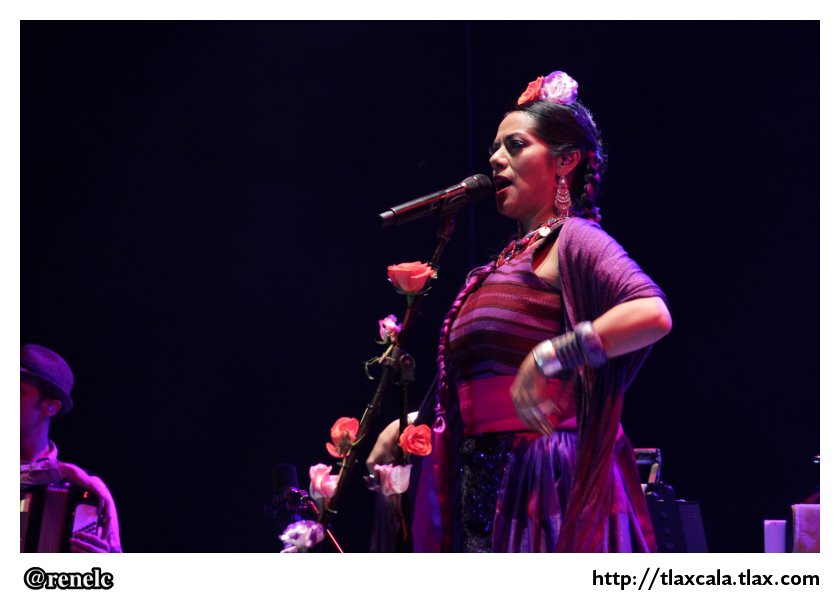 Lila Downs en el estadio Tlahuicole - Foto