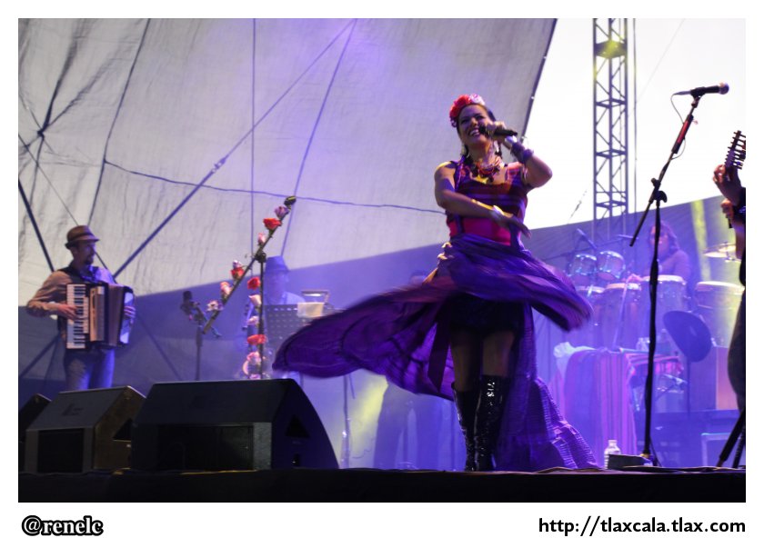 Lila Downs en el estadio Tlahuicole - Foto