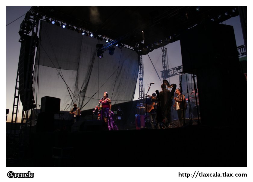 Lila Downs en el estadio Tlahuicole - Foto