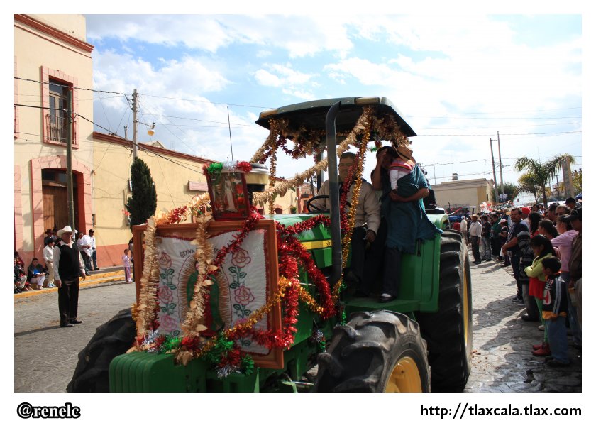 Desfile Guadalupano en Tlaxco, 12 de diciembre 2012 - Foto