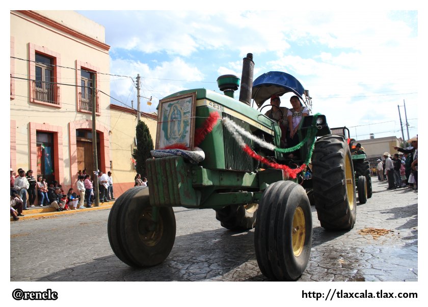 Desfile Guadalupano en Tlaxco, 12 de diciembre 2012 - Foto