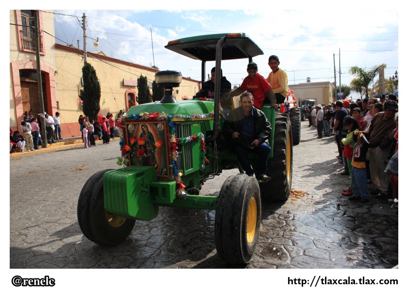 Desfile Guadalupano en Tlaxco, 12 de diciembre 2012 - Foto