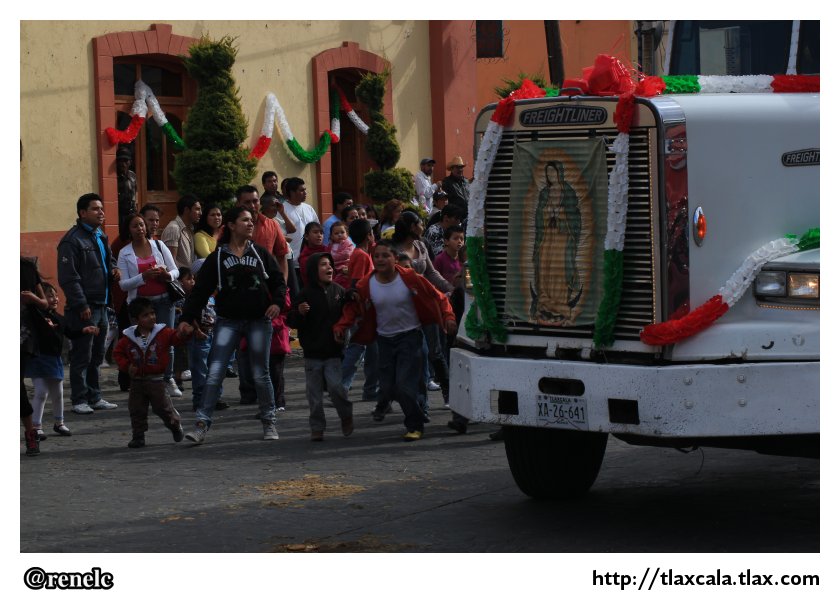 Desfile Guadalupano en Tlaxco, 12 de diciembre 2012 - Foto