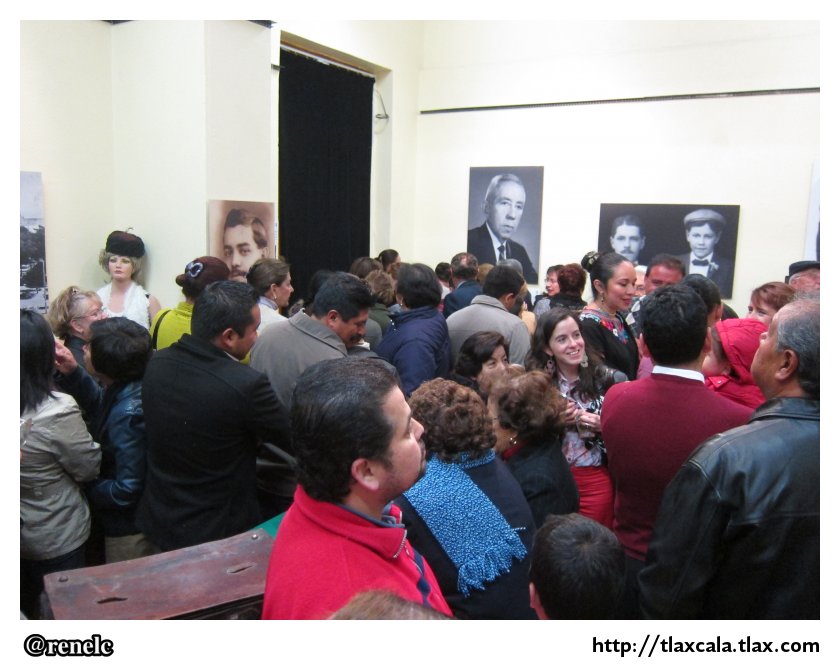 Inaguracin de la exposicin &quot;Programas Antiguos del Teatro en Apizaco&quot; - Foto