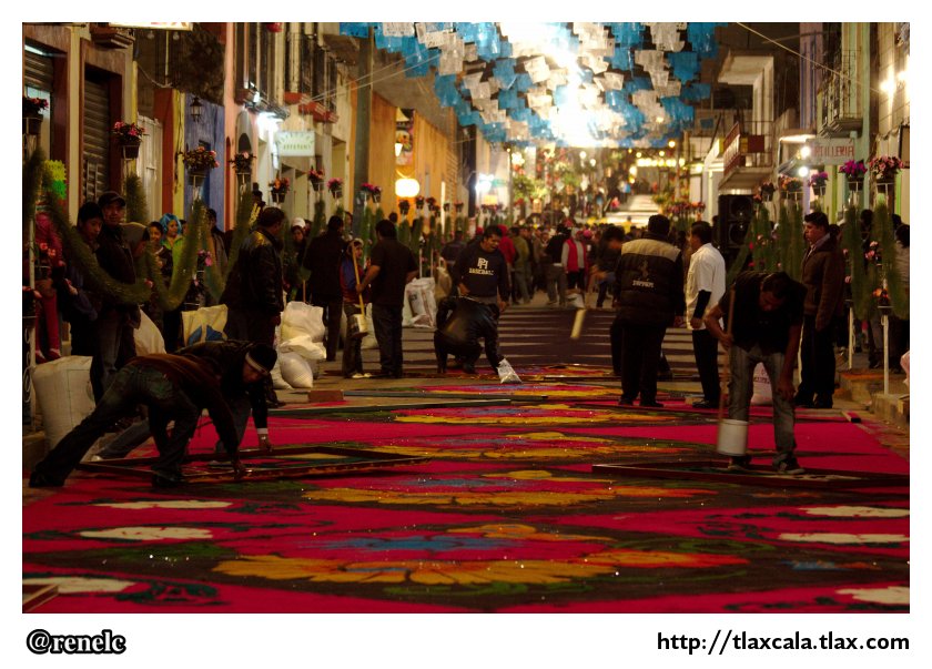 La noche que nadie duerme &quot;Las alfombras - Huamantla&quot; - Foto