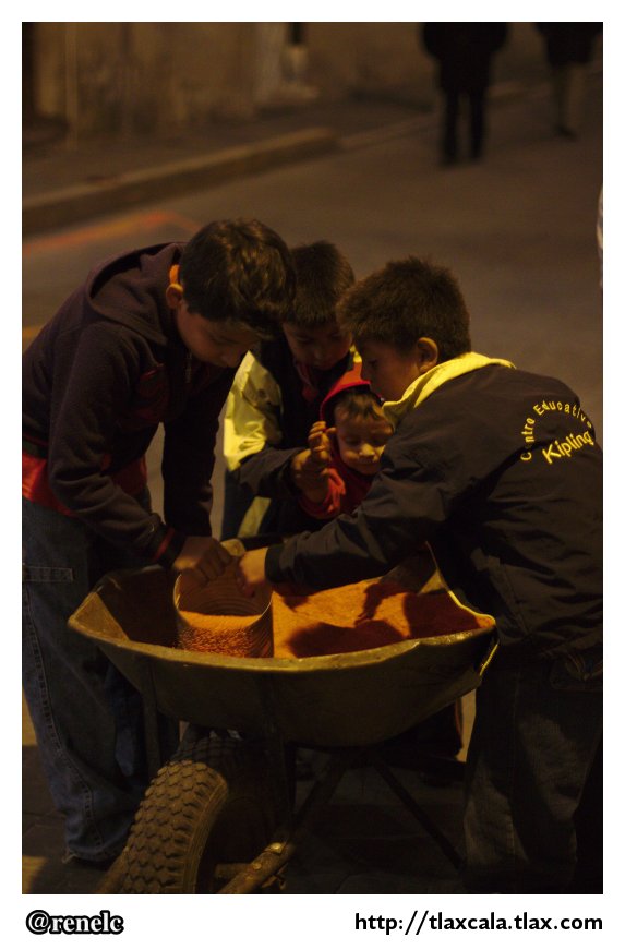 La noche que nadie duerme &quot;Las alfombras - Huamantla&quot; - Foto