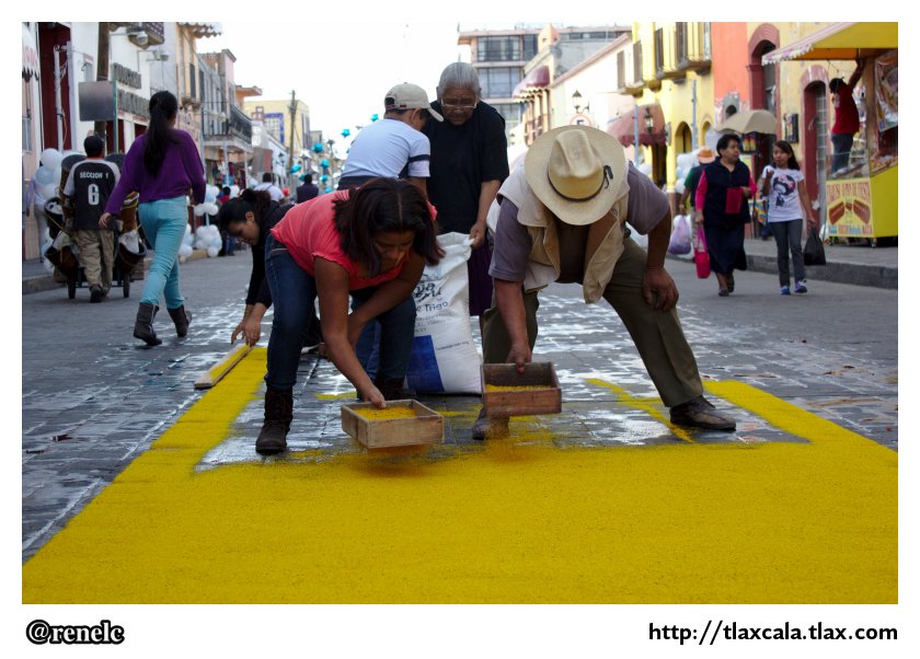 La noche que nadie duerme &quot;Las alfombras - Huamantla&quot; - Foto