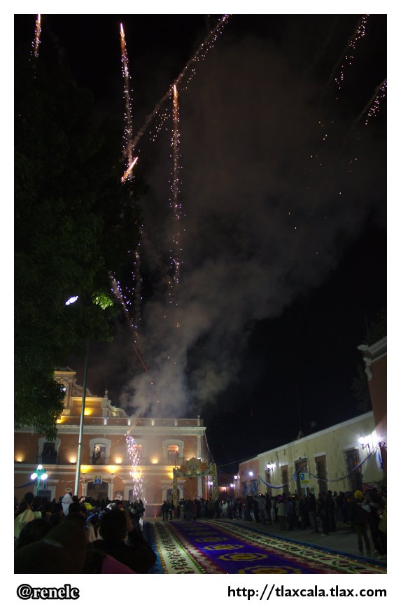 La noche que nadie duerme &quot;Las alfombras - Huamantla&quot; - Foto