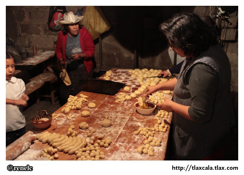 Haciendo Hojaldras en Xaltipan con la familia Cuahutle Bautista - Foto