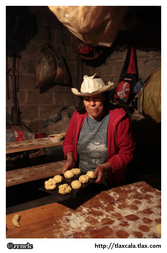Haciendo Hojaldras en Xaltipan con la familia Cuahutle Bautista - Foto