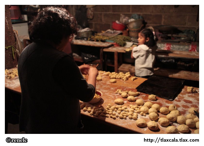 Haciendo Hojaldras en Xaltipan con la familia Cuahutle Bautista - Foto